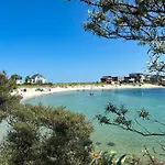 Treibholz: Meerblick, Dachterrasse, Bootsanleger, Badeleiter, Sauna Σπίτι διακοπών Olpenitz