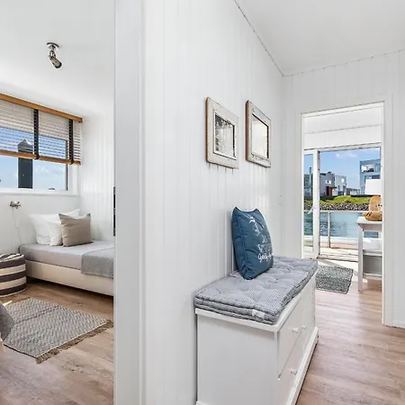 Treibholz: Meerblick, Dachterrasse, Bootsanleger, Badeleiter, Sauna *