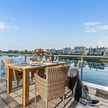 Treibholz: Meerblick, Dachterrasse, Bootsanleger, Badeleiter, Sauna * Olpenæs