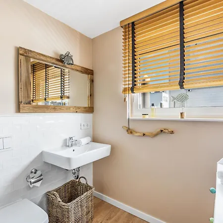 Feriehus Treibholz: Meerblick, Dachterrasse, Bootsanleger, Badeleiter, Sauna *