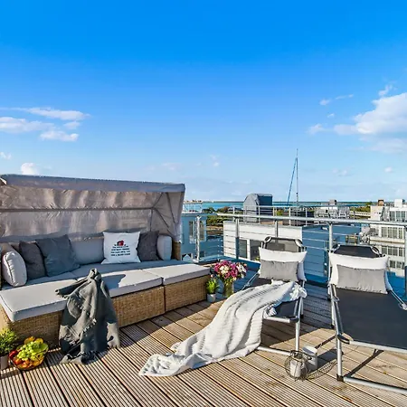 Treibholz: Meerblick, Dachterrasse, Bootsanleger, Badeleiter, Sauna Olpenæs