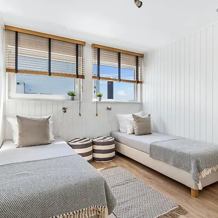 Treibholz: Meerblick, Dachterrasse, Bootsanleger, Badeleiter, Sauna Feriehus