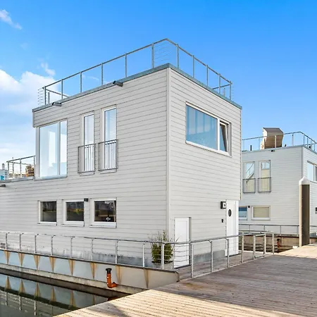 Treibholz: Meerblick, Dachterrasse, Bootsanleger, Badeleiter, Sauna Feriehus Olpenæs