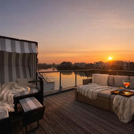 Treibholz: Meerblick, Dachterrasse, Bootsanleger, Badeleiter, Sauna أوبلينتيز