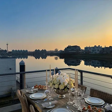 Treibholz: Meerblick, Dachterrasse, Bootsanleger, Badeleiter, Sauna *