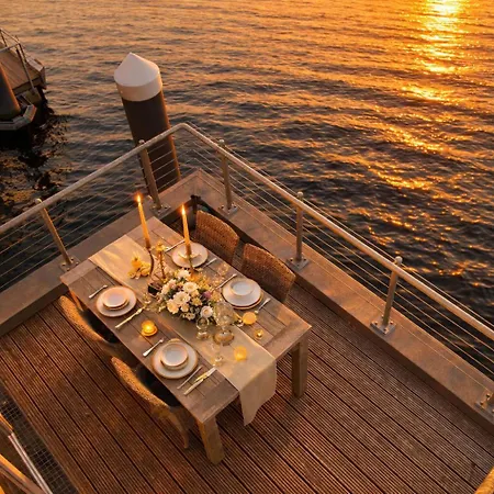 Treibholz: Meerblick, Dachterrasse, Bootsanleger, Badeleiter, Sauna * أوبلينتيز