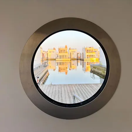 Treibholz: Meerblick, Dachterrasse, Bootsanleger, Badeleiter, Sauna * أوبلينتيز