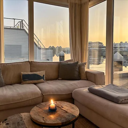 Treibholz: Meerblick, Dachterrasse, Bootsanleger, Badeleiter, Sauna Сasa de vacaciones Olpenitz