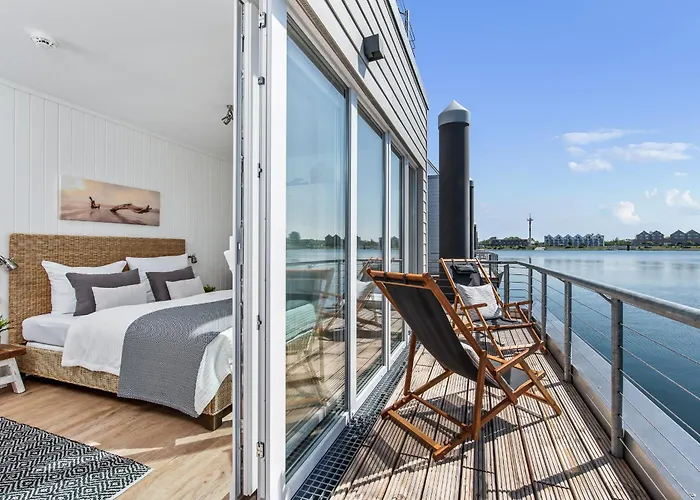 Casa vacanze Treibholz: Meerblick, Dachterrasse, Bootsanleger, Badeleiter, Sauna Olpenitz