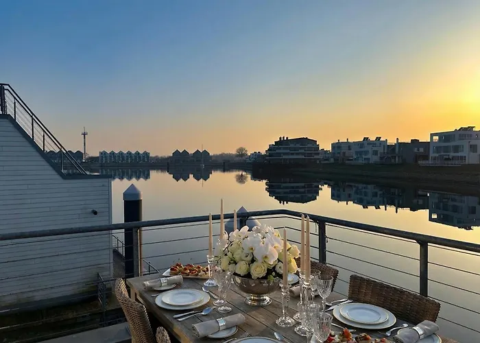 Treibholz: Meerblick, Dachterrasse, Bootsanleger, Badeleiter, Sauna *