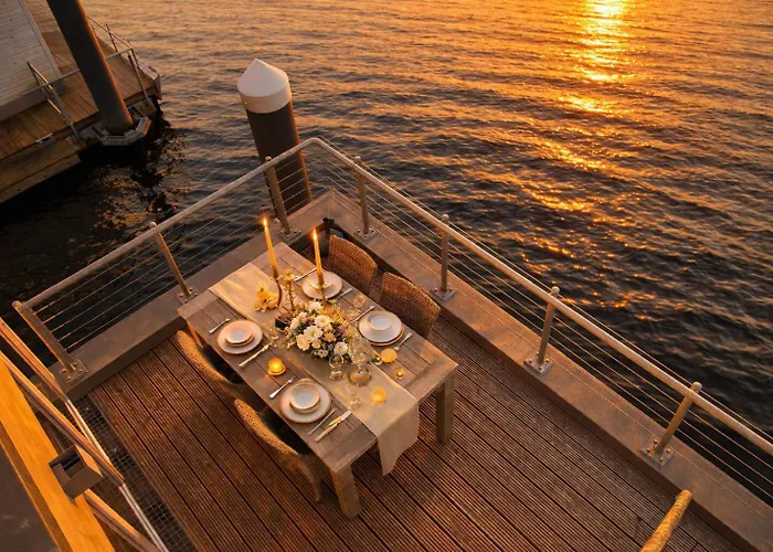 Treibholz: Meerblick, Dachterrasse, Bootsanleger, Badeleiter, Sauna * Olpenitz